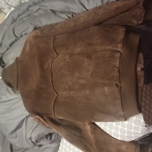 FINAL PRICE DROP! LEATHER JACKET - Picture 8 of 10